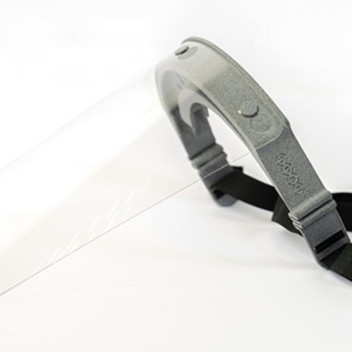 Ein vollständiges Gesichtsschutzvisier ist mit einer stabilen grauen Kopfhalterung und einem schwarzen elastischen Gurt ausgestattet.